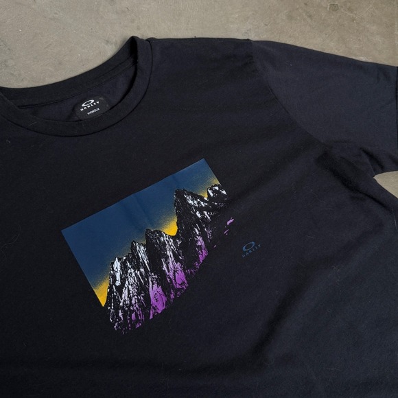 Oakley Hydrolix Mens Black Mountain Graphic Performance T-Shirt Size Medium - Picture 3 of 9
